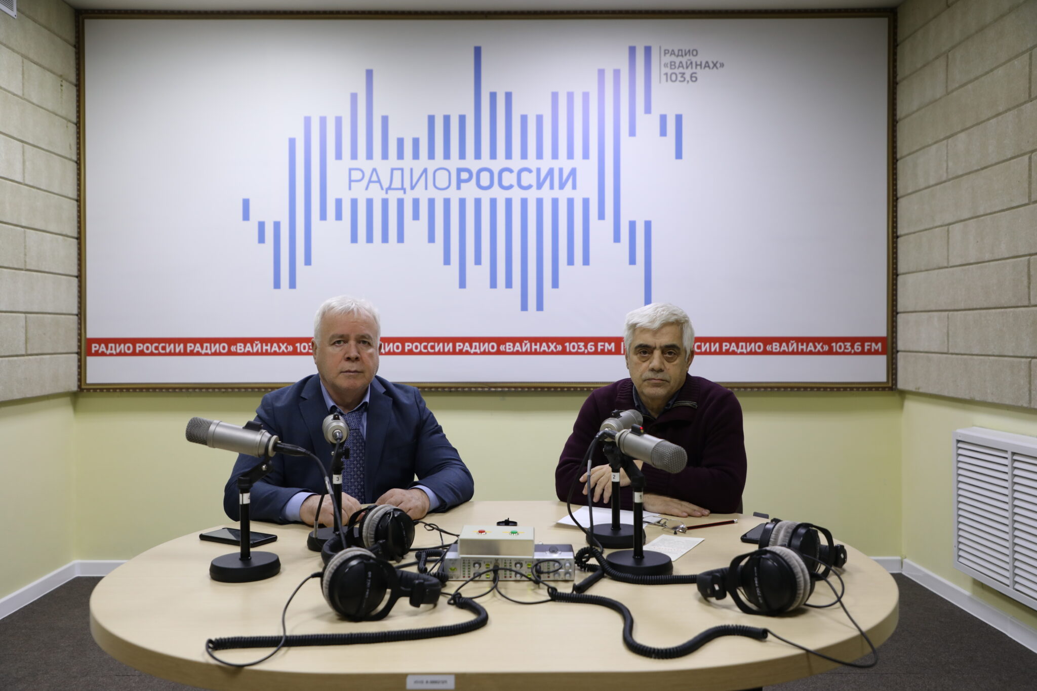 Секретарь ИК ЧР Эла Вахитов ответил на вопросы ведущего радио «Вайнах»