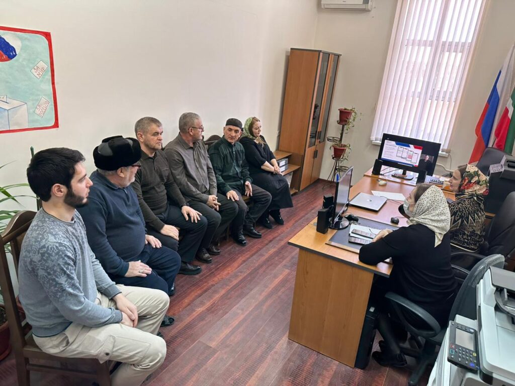 В Шейх-Мансуровском районе г. Грозный проходят обучающие занятия с организаторами выборов