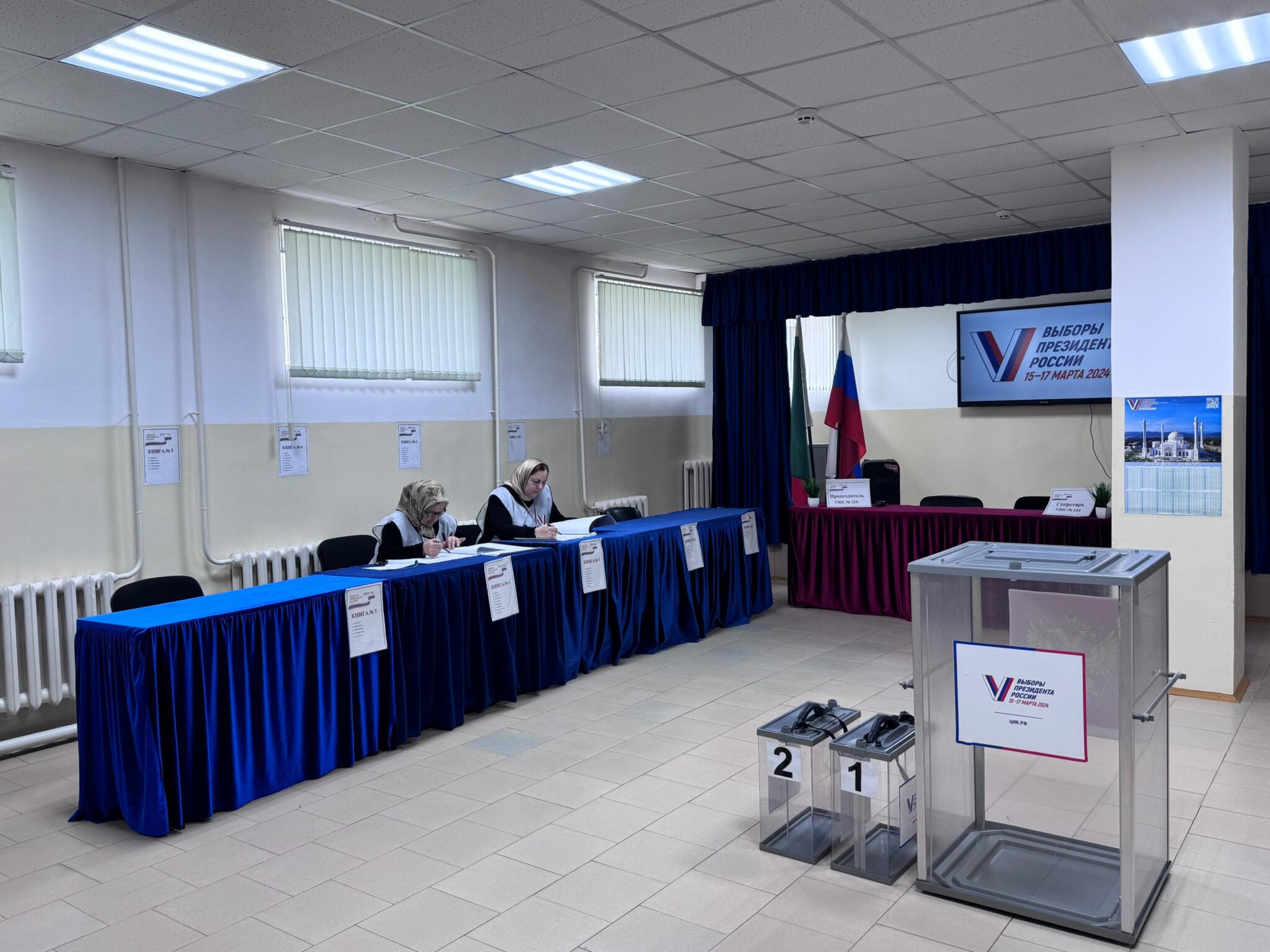Подготовка к выборам: избирательные участки оформлены в едином фирменном стиле